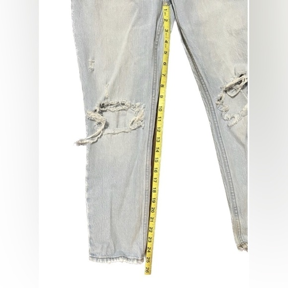 Abercrombie & Fitch The Skinny High Rise light wash distressed size 28 - Picture 8 of 13